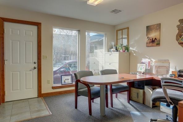 735 SW 9th St, Redmond, OR 97756
